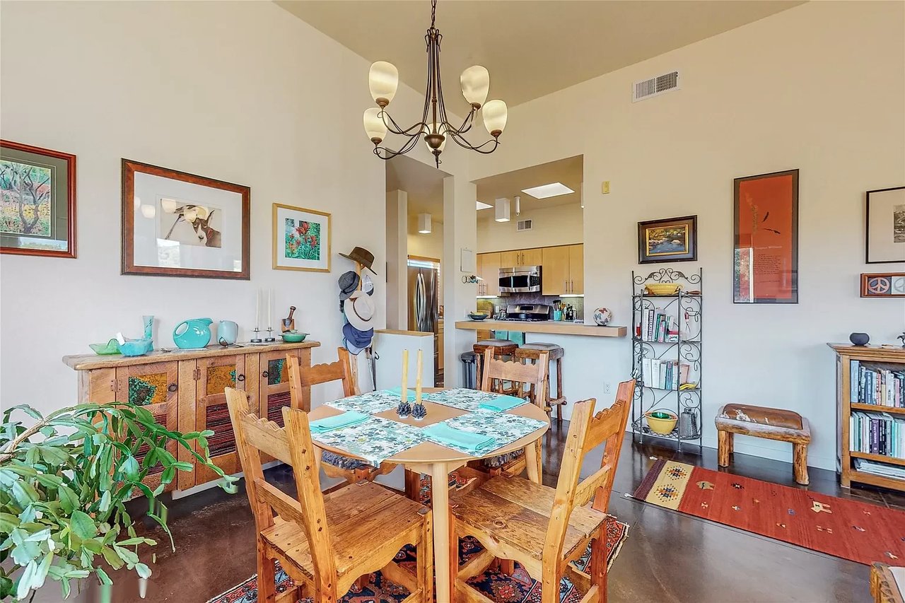 604 Avenida Villa Hermosa #201