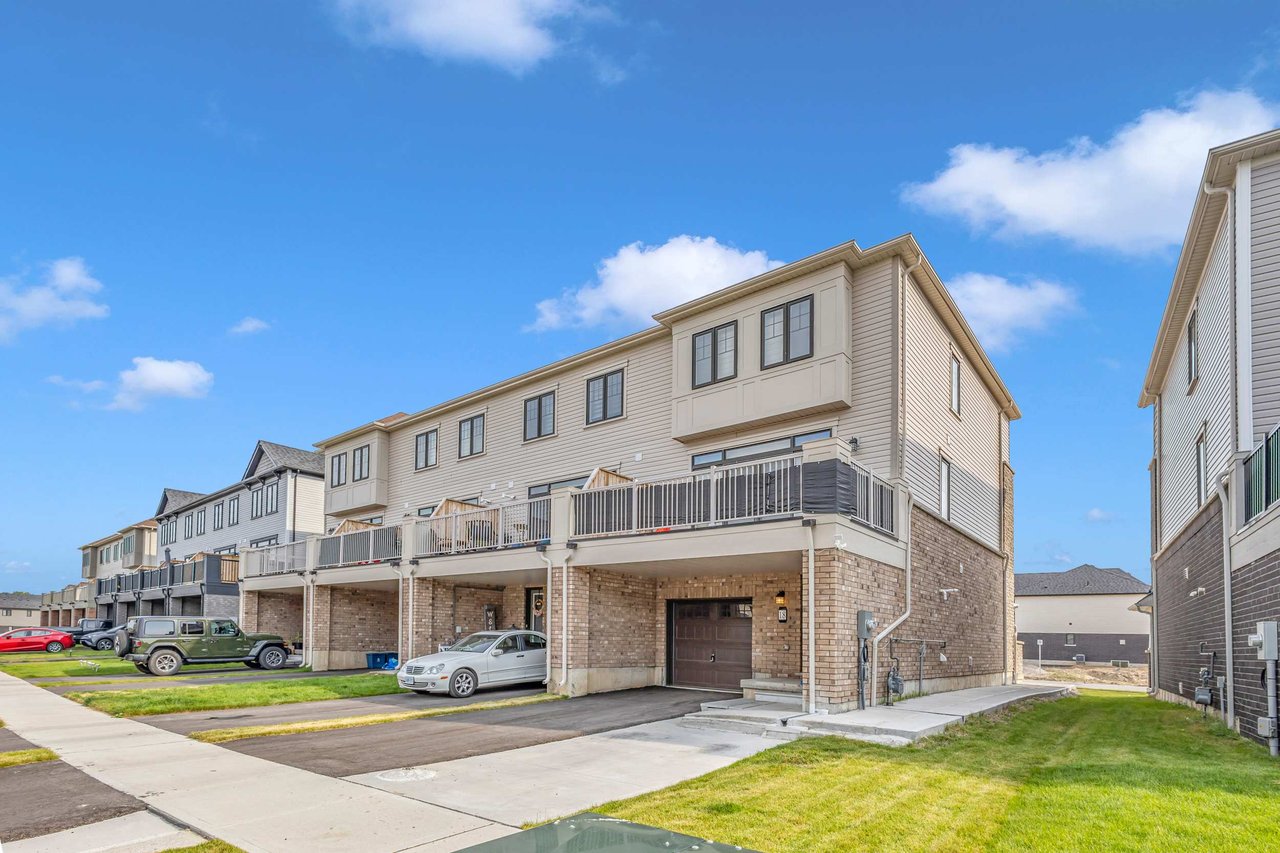 18 Bee Cres