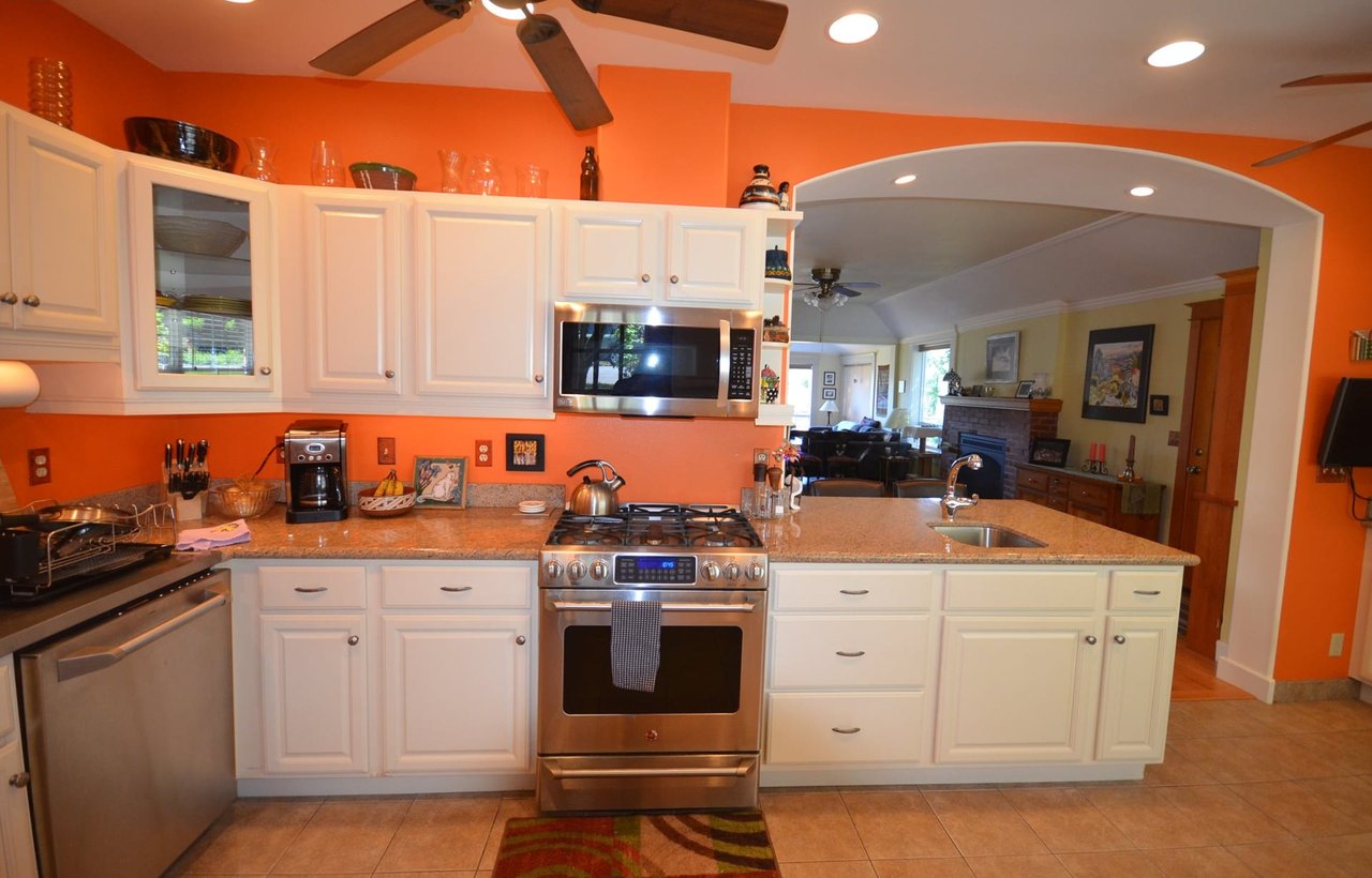 414 Montello