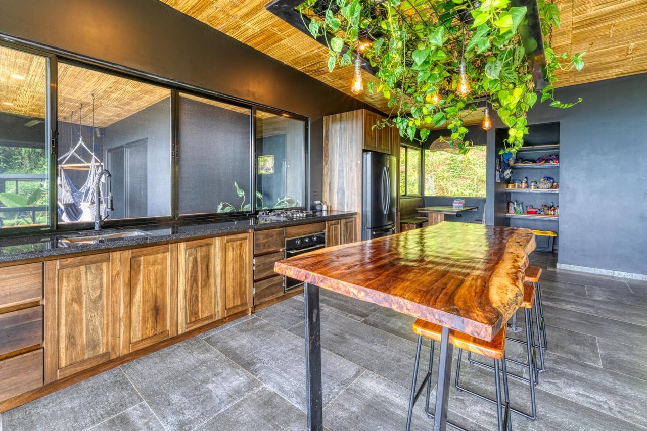 3 Bedroom Ocean View Estate