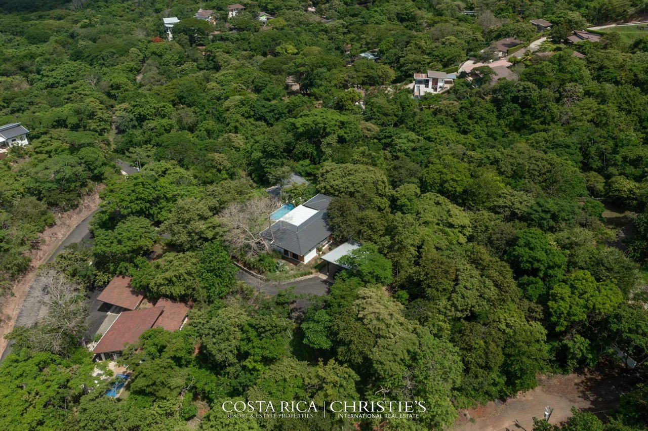 Ocean View Home on over an acre Lot in Las Ventanas