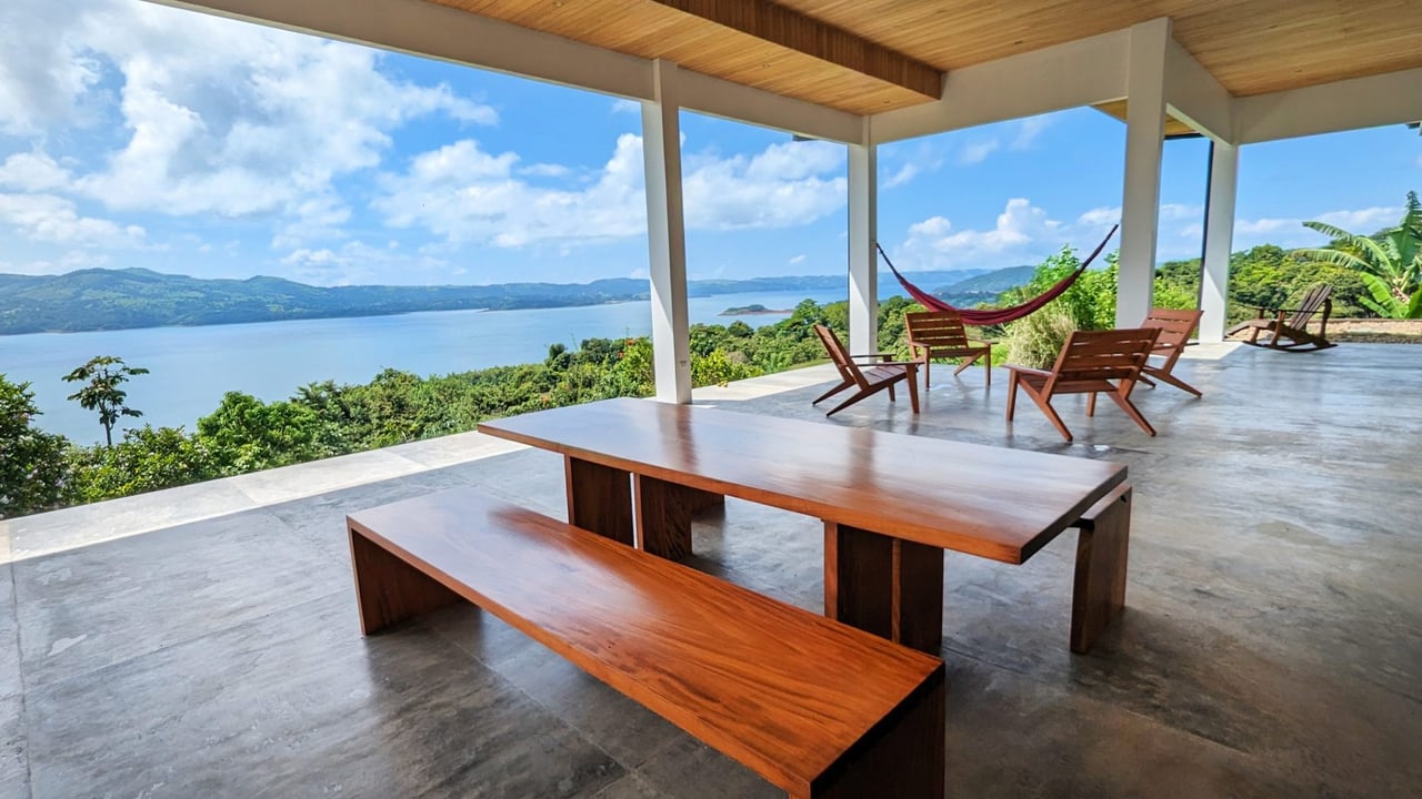 Contemporary Lake View Home, Lake Arenal, Alajuela