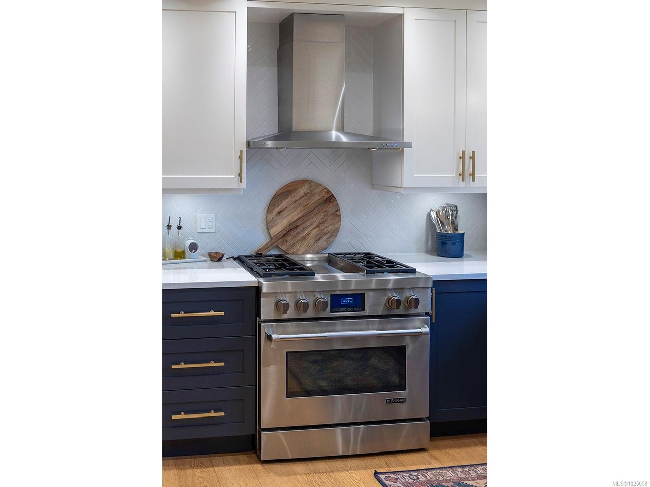 2350 Nottingham Rd, Oak Bay