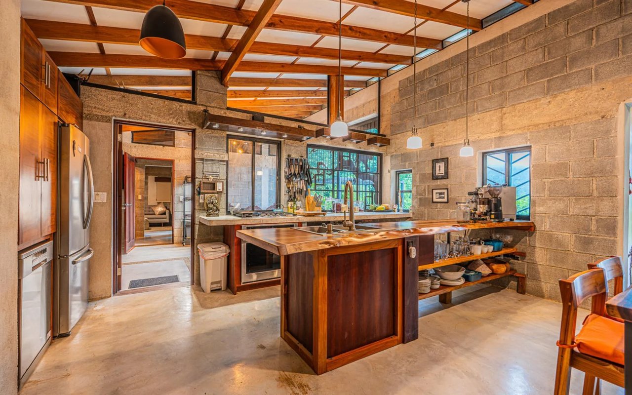Off-Grid Regenerative Homestead, Perez Zeledon, San Jose