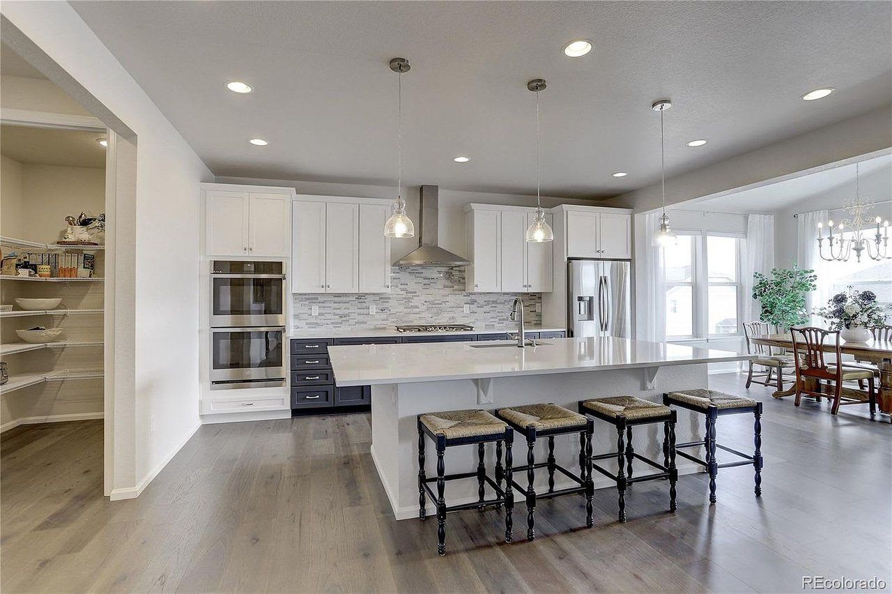 6898 Petunia Pl