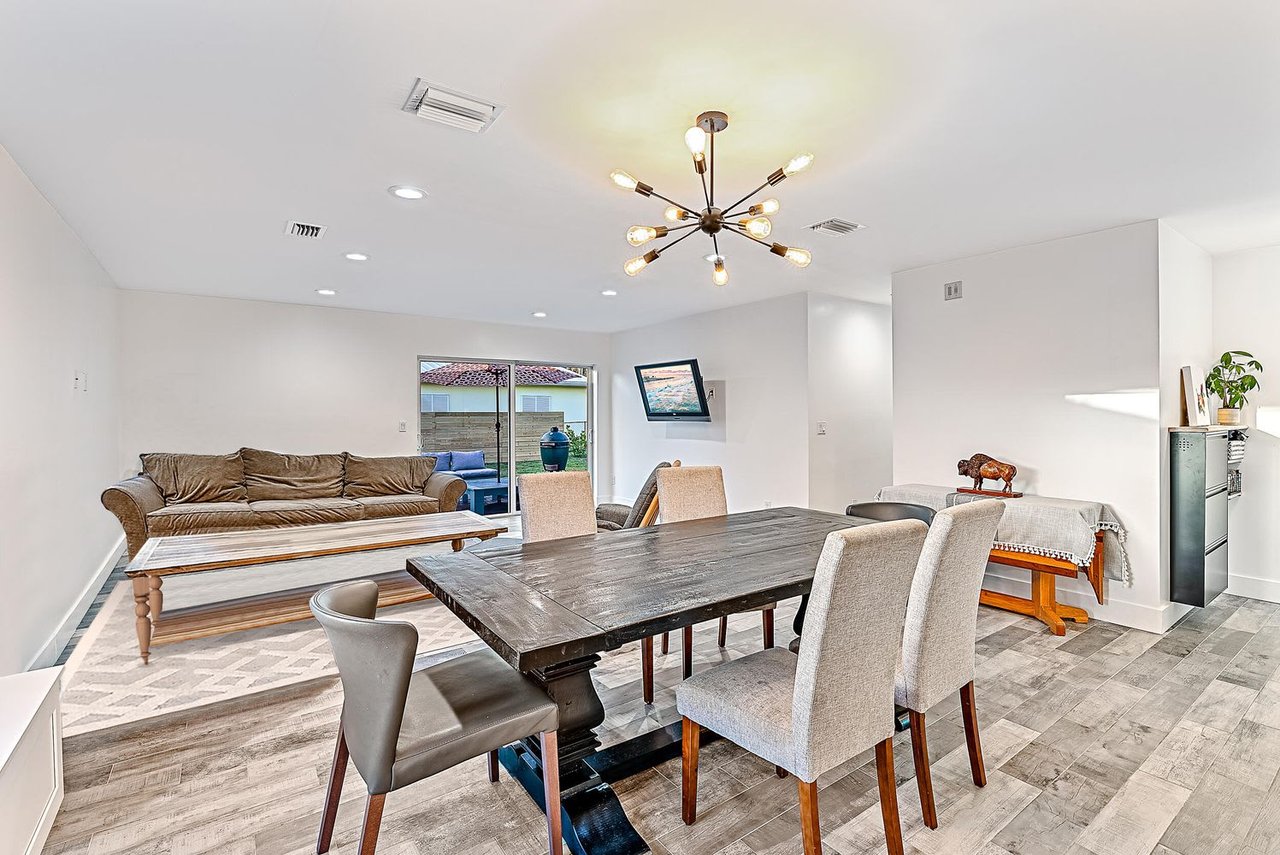 2303 S Wallen Dr