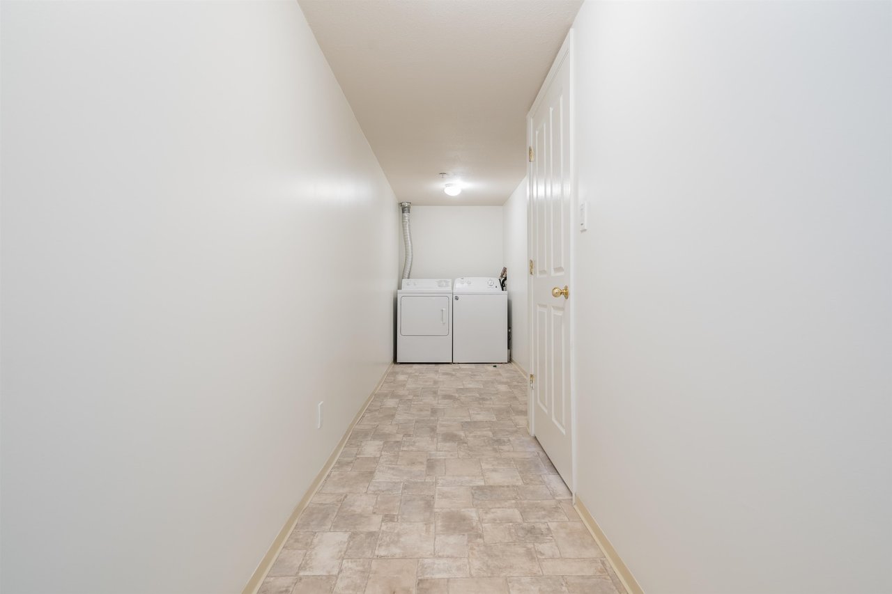 7-9977 138 St