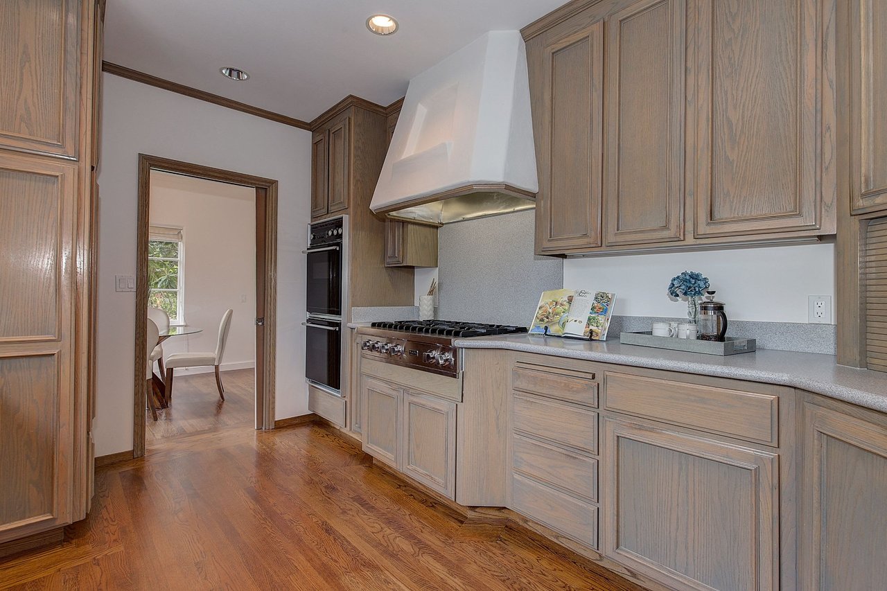 322 Ascot Rd
