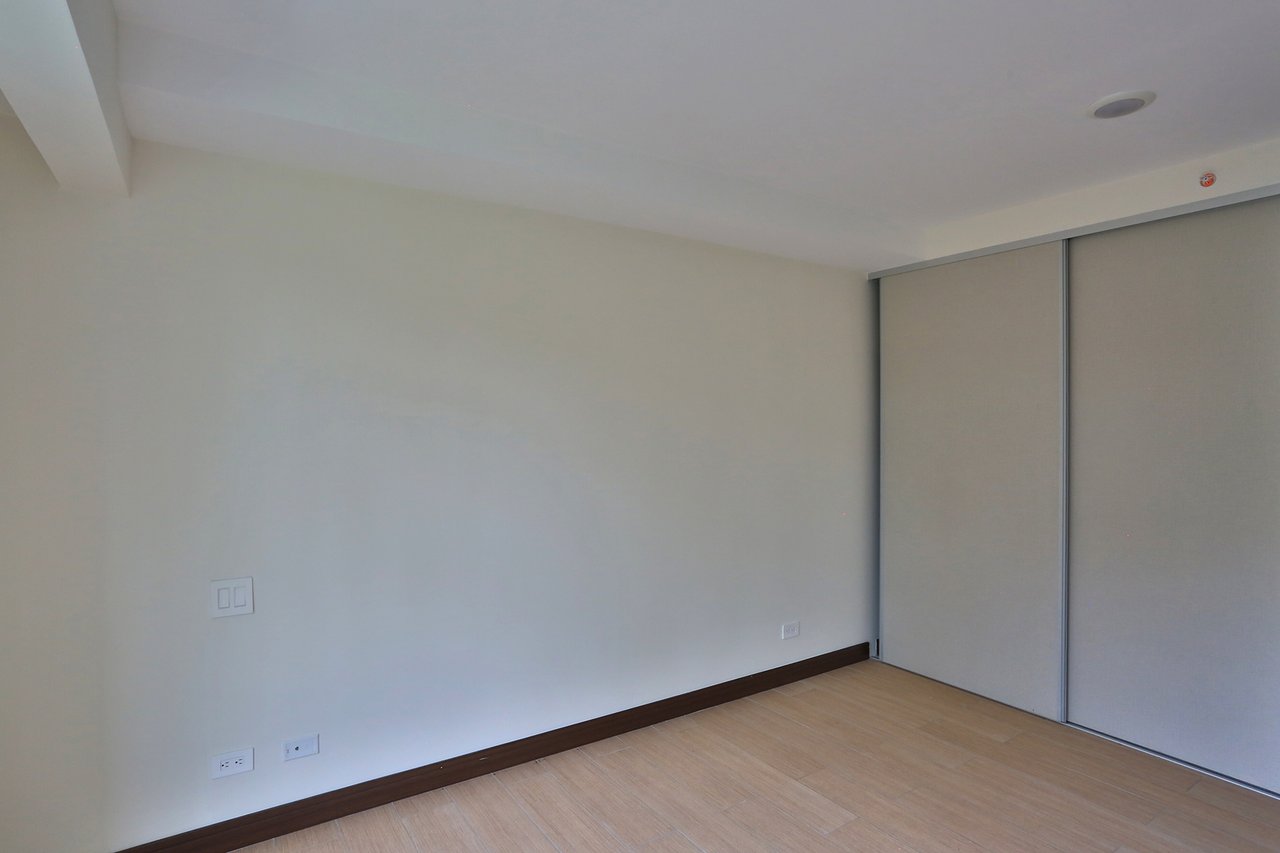 Urban Condo With Rooftop Gym, Heredia