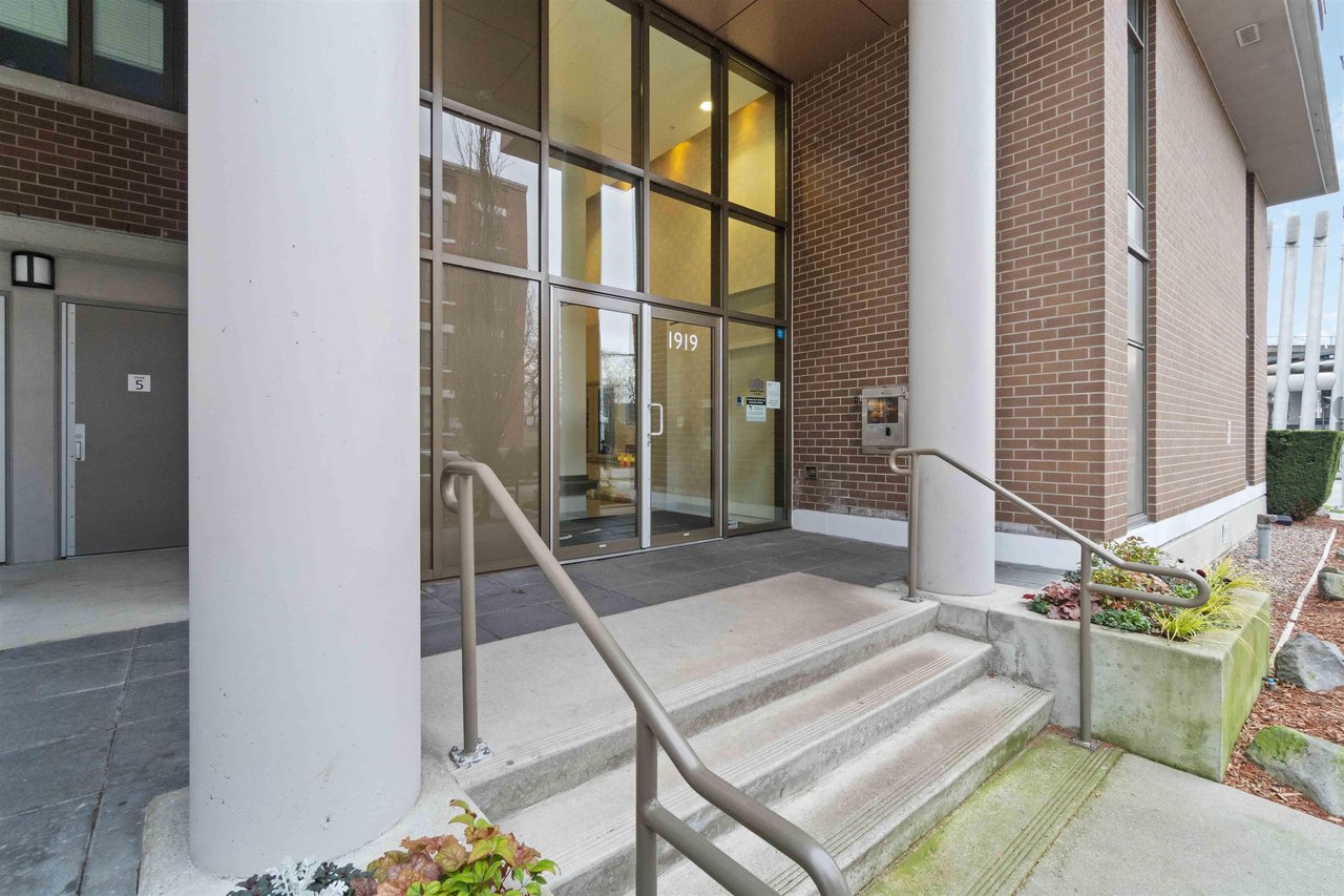 512-1919 Wylie St