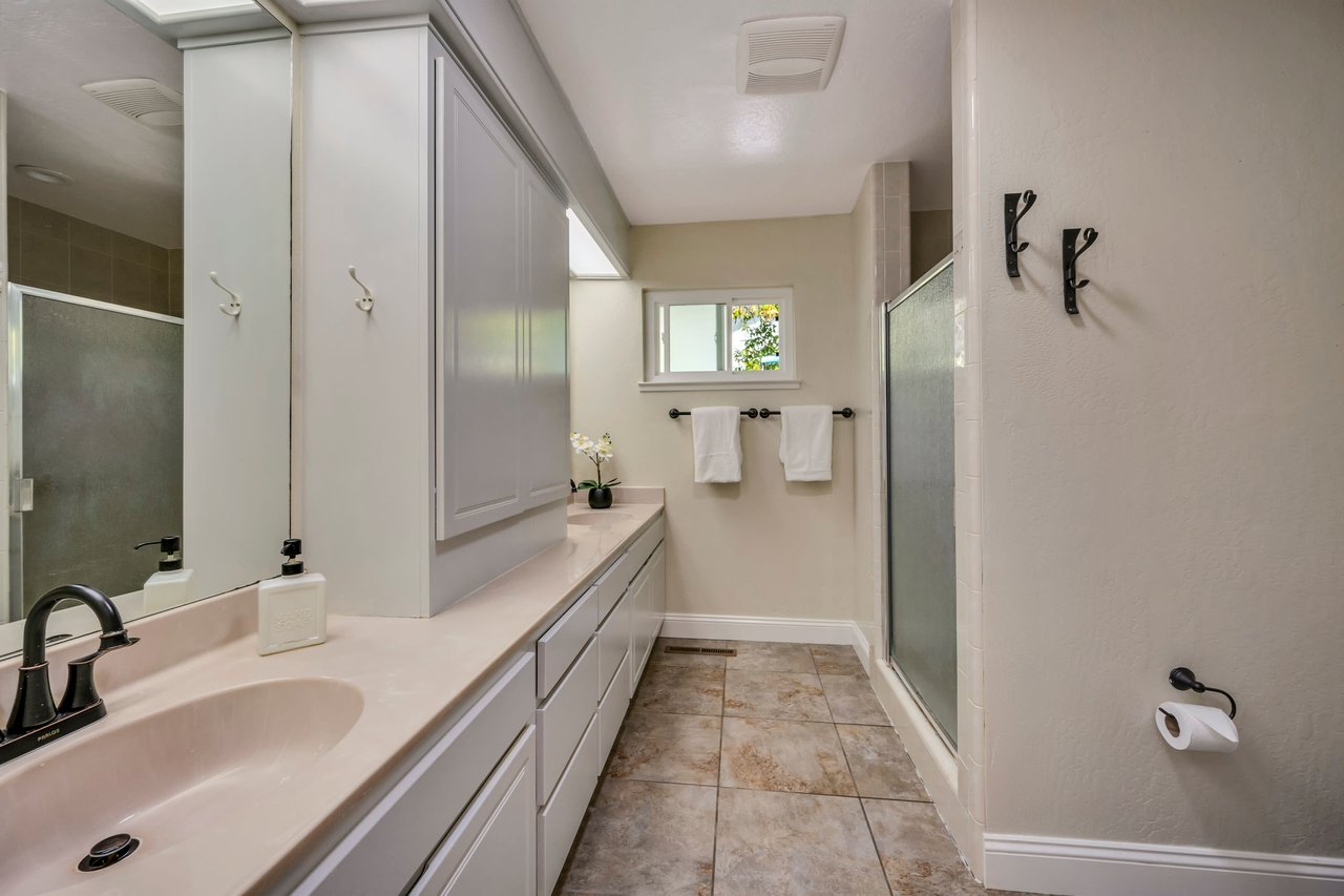 4858 Devonshire Place