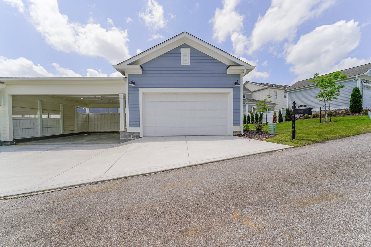 Luxury Living in the Village of Providence! 3 Bedrooms!