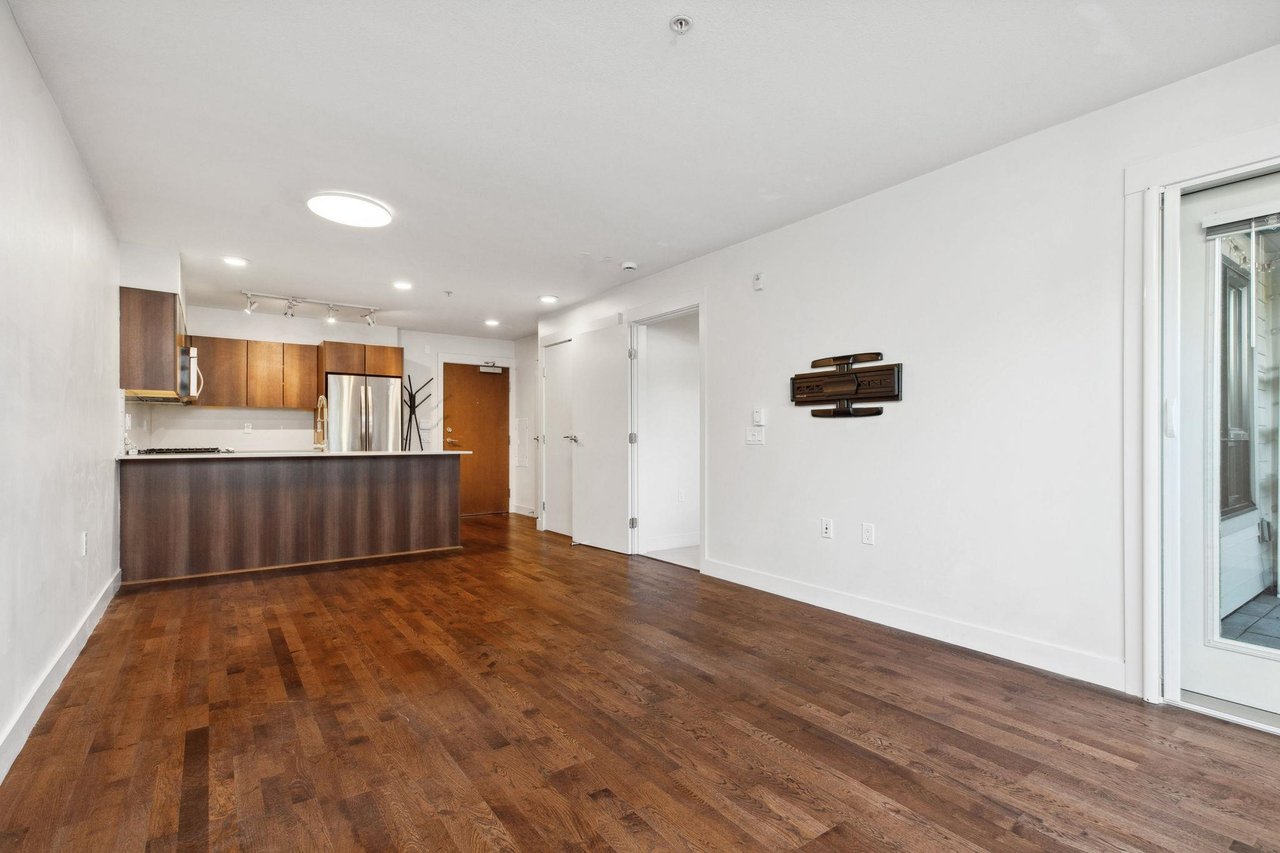 107-7088 14th Ave