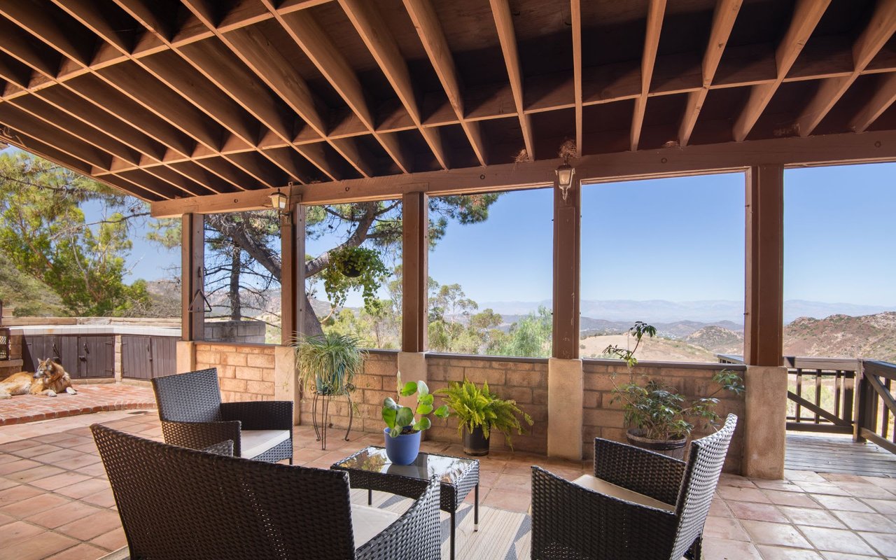 33007 Mulholland Hwy
