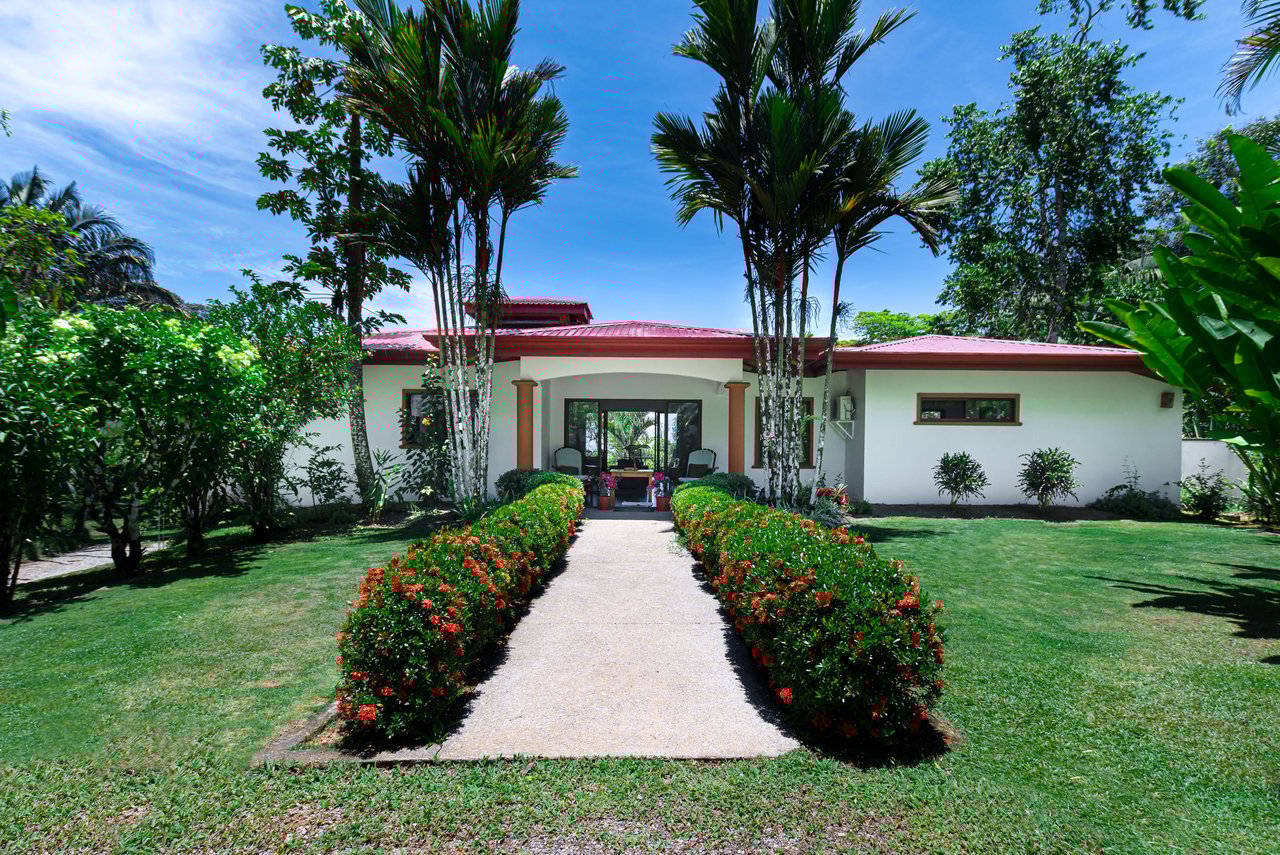Stunning Ocean View Sanctuary Home in Chontales