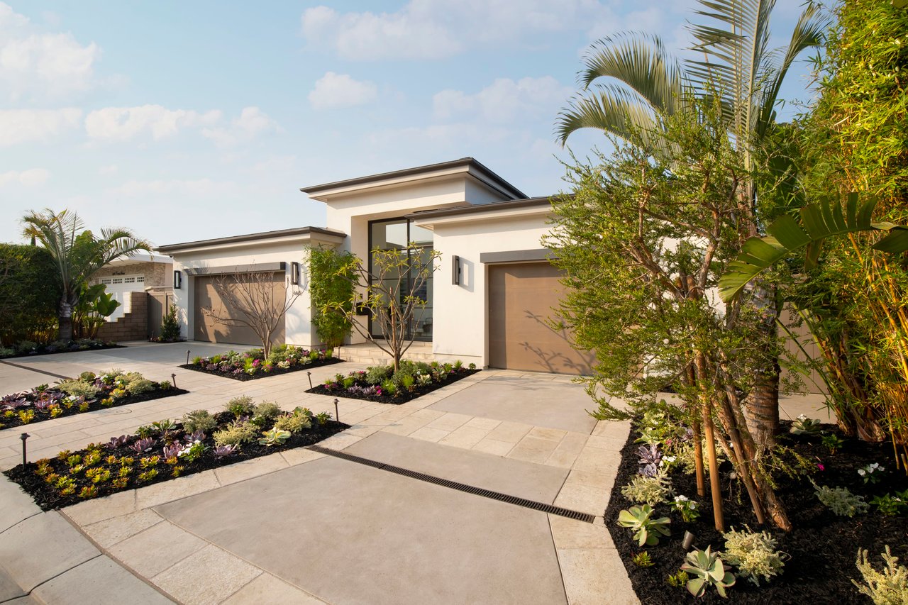 448 Serra Drive