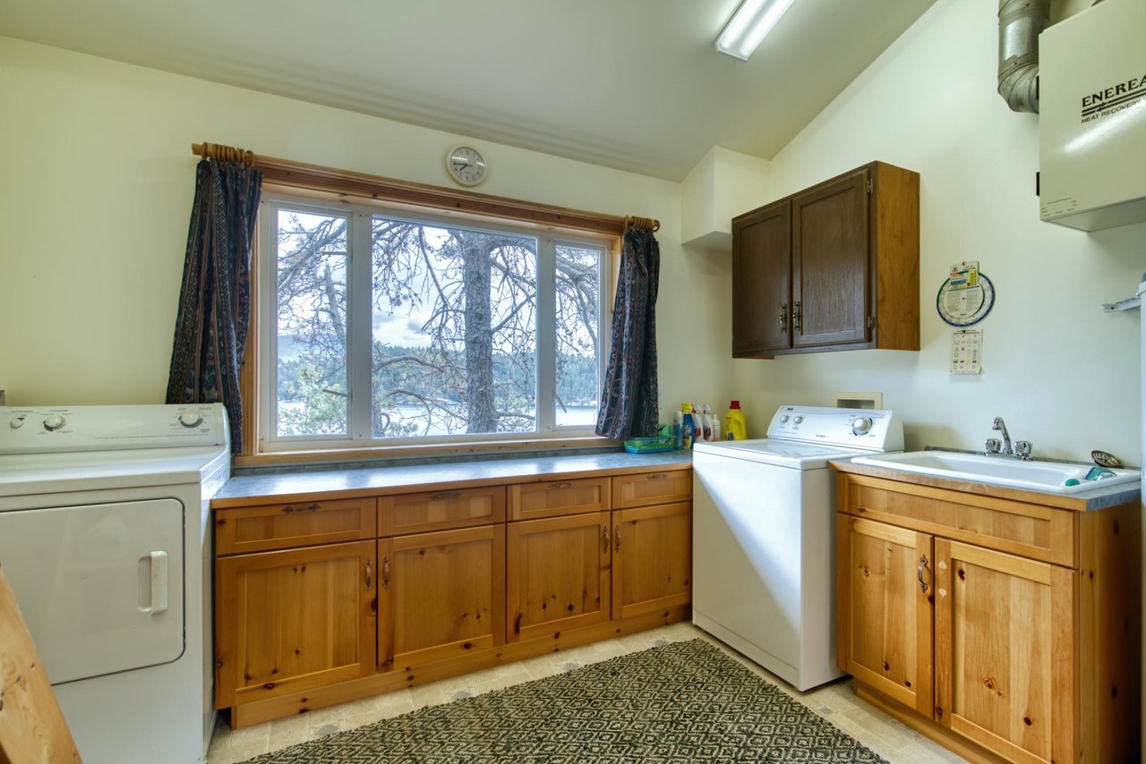 280 Arbutus Reach Rd