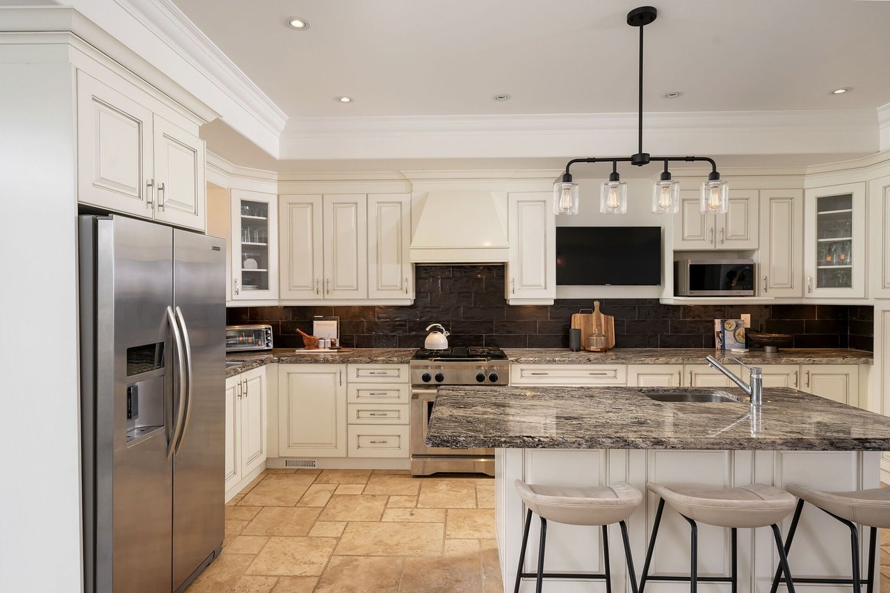3 Hunt Club Dr