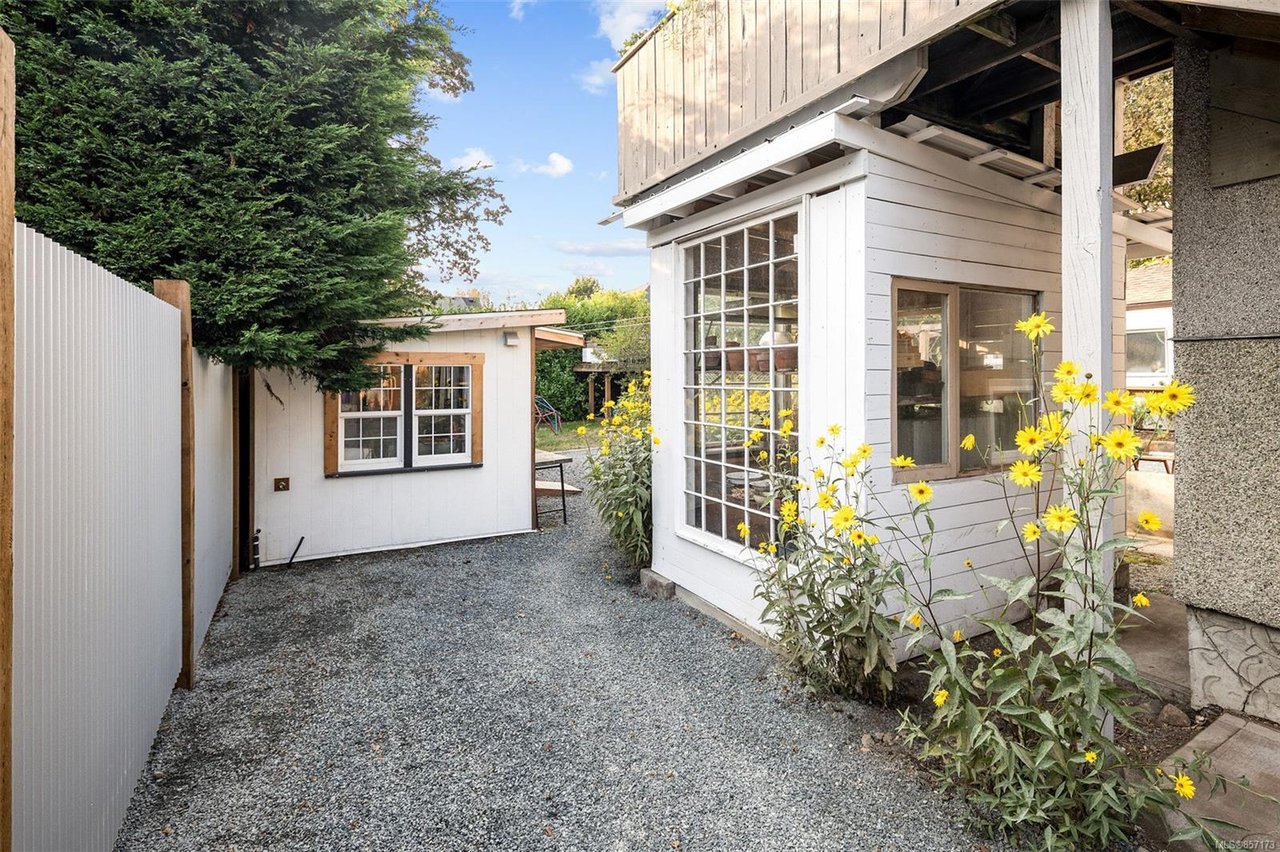 2632 Fernwood Rd