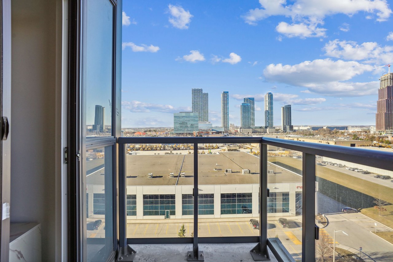 Exquisite Living in Vaughan's Metropolitan Centre