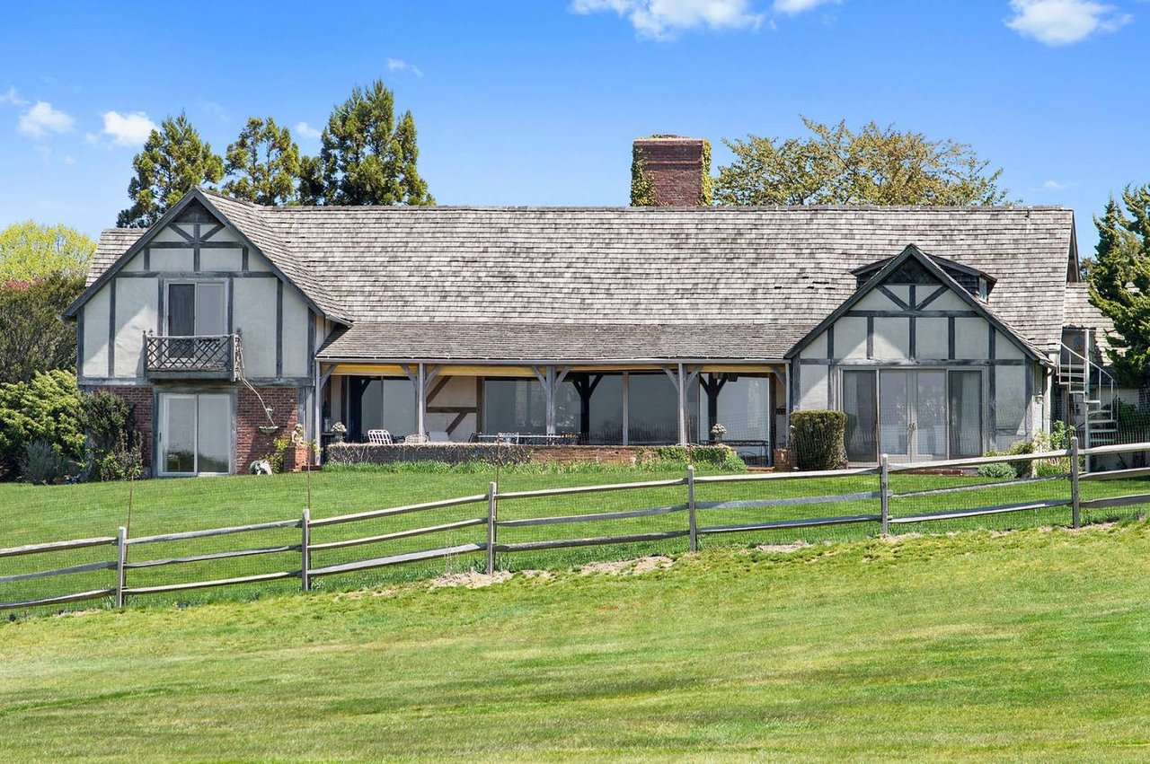Classic East Hampton Summer Rental with Sweeping Views of Hook Pond and the Ocean