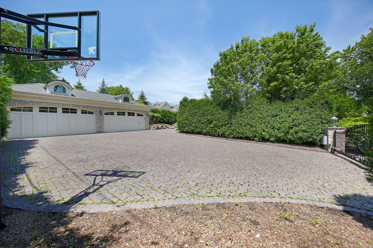 This Sophisticated Home Features A Commanding Presence 