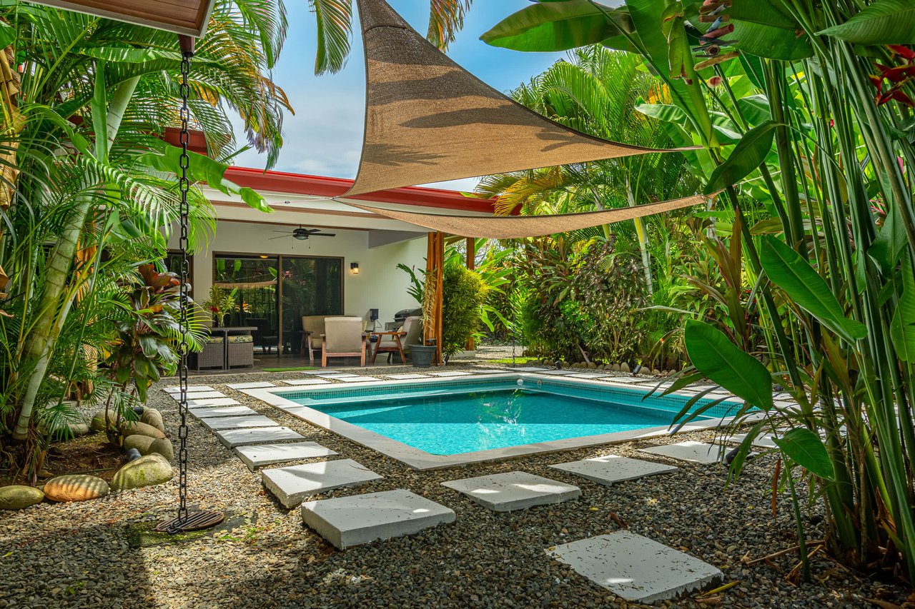 Uvita Garden Villa and Casita, 4 Bedrooms Total, Walking Distance To All