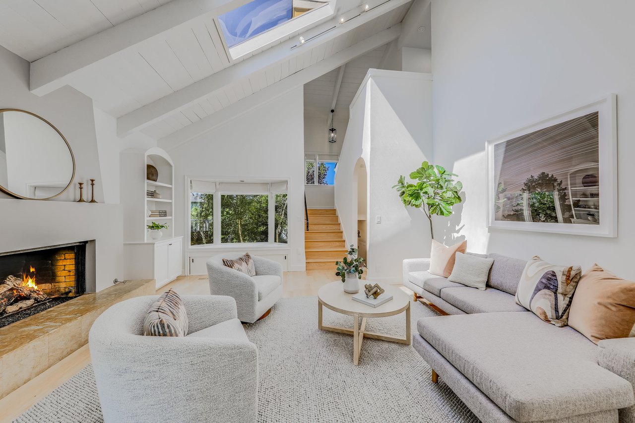 Renovated Contemporary Retreat
