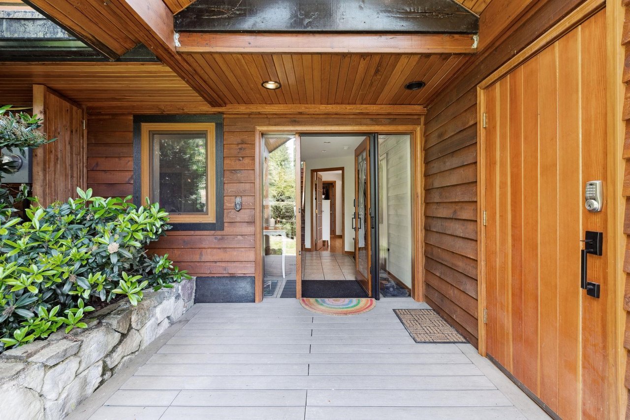 425 Mountain Dr