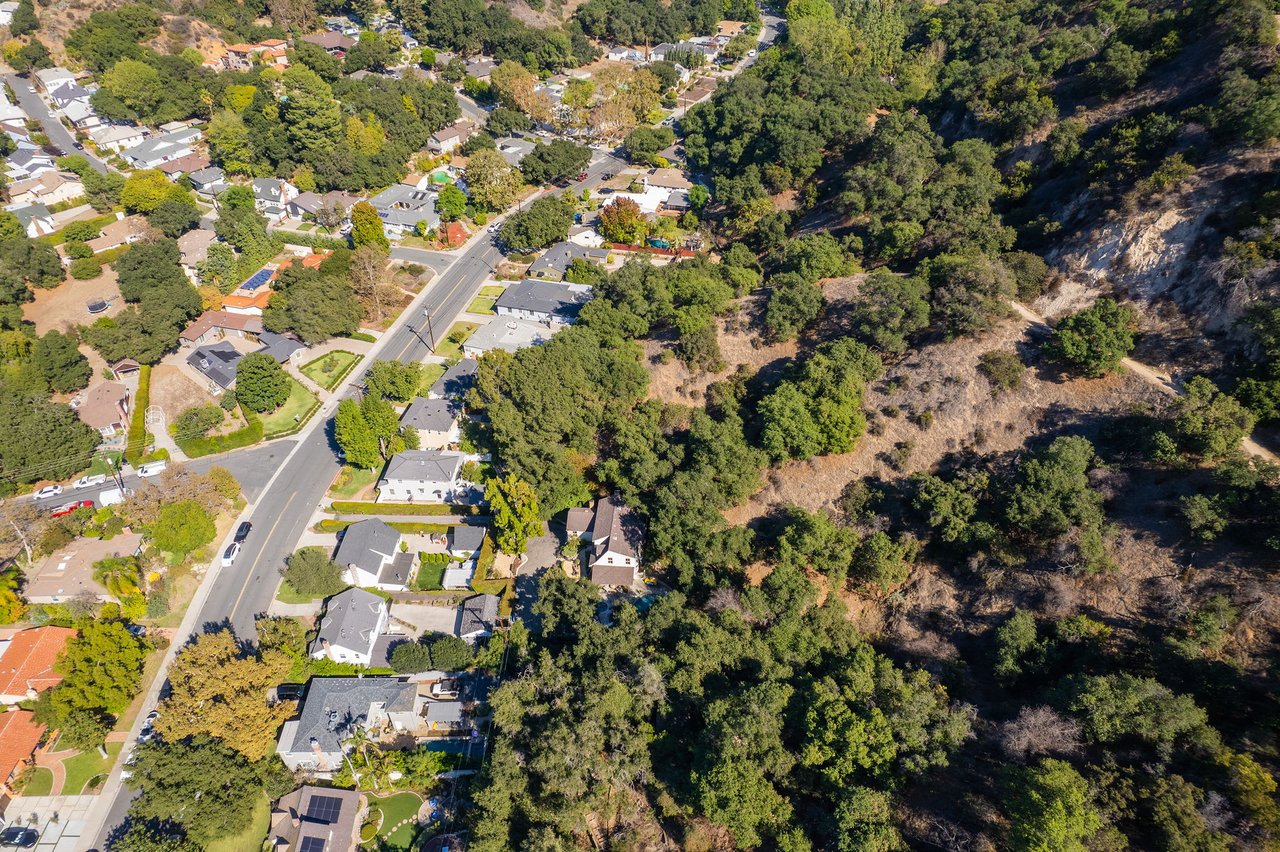 Cape Code Compound in Glenoaks Canyon