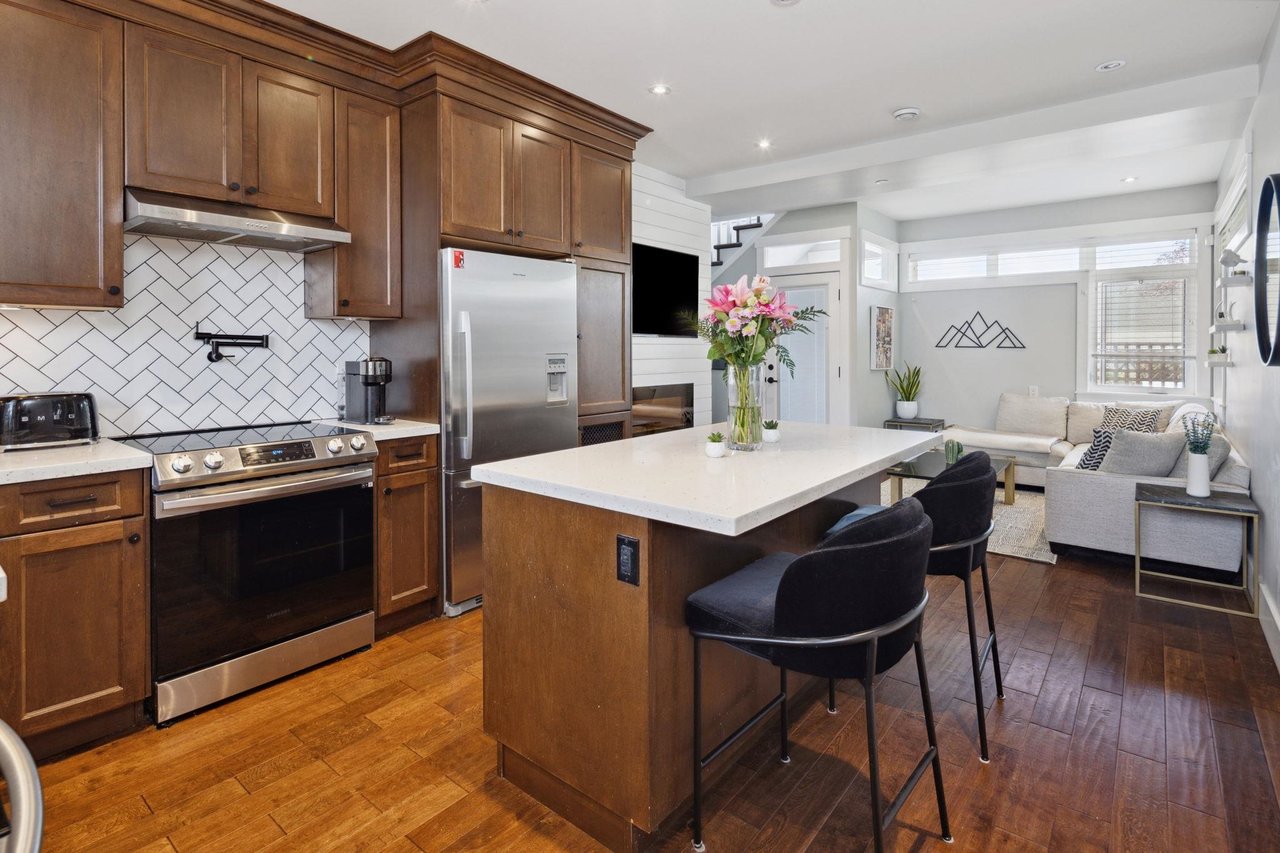 617 Mahon Avenue, North Vancouver