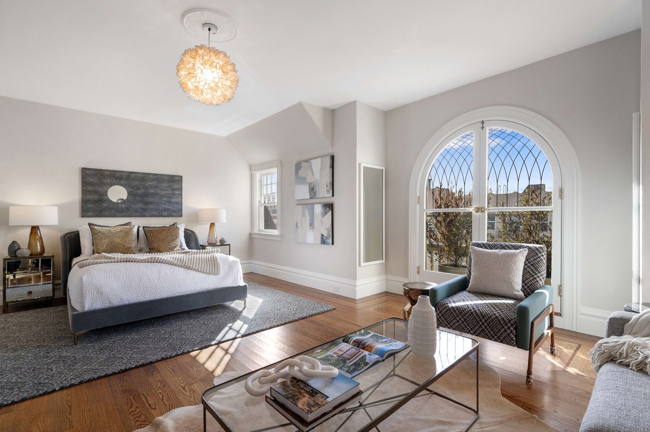 Grand Pacific Heights Home on a Coveted Flat Block between Lafayette & Alta Plaza Parks