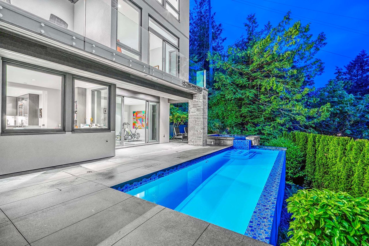 6255 St. Georges Cres