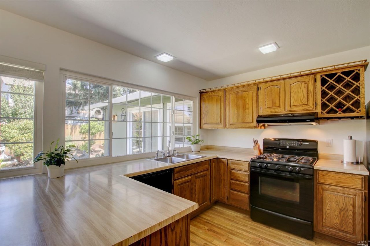 1617 Caulfield Ln