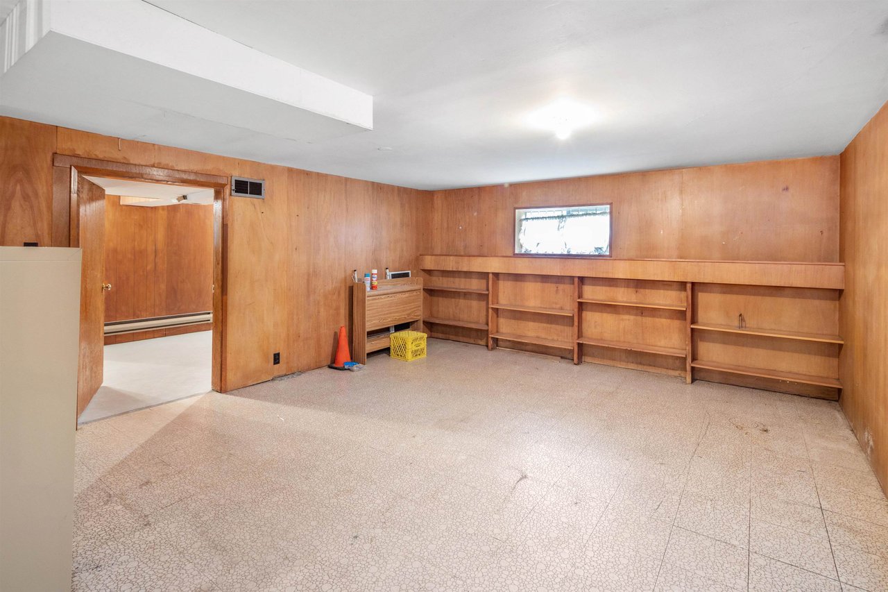1281 W 32nd Ave