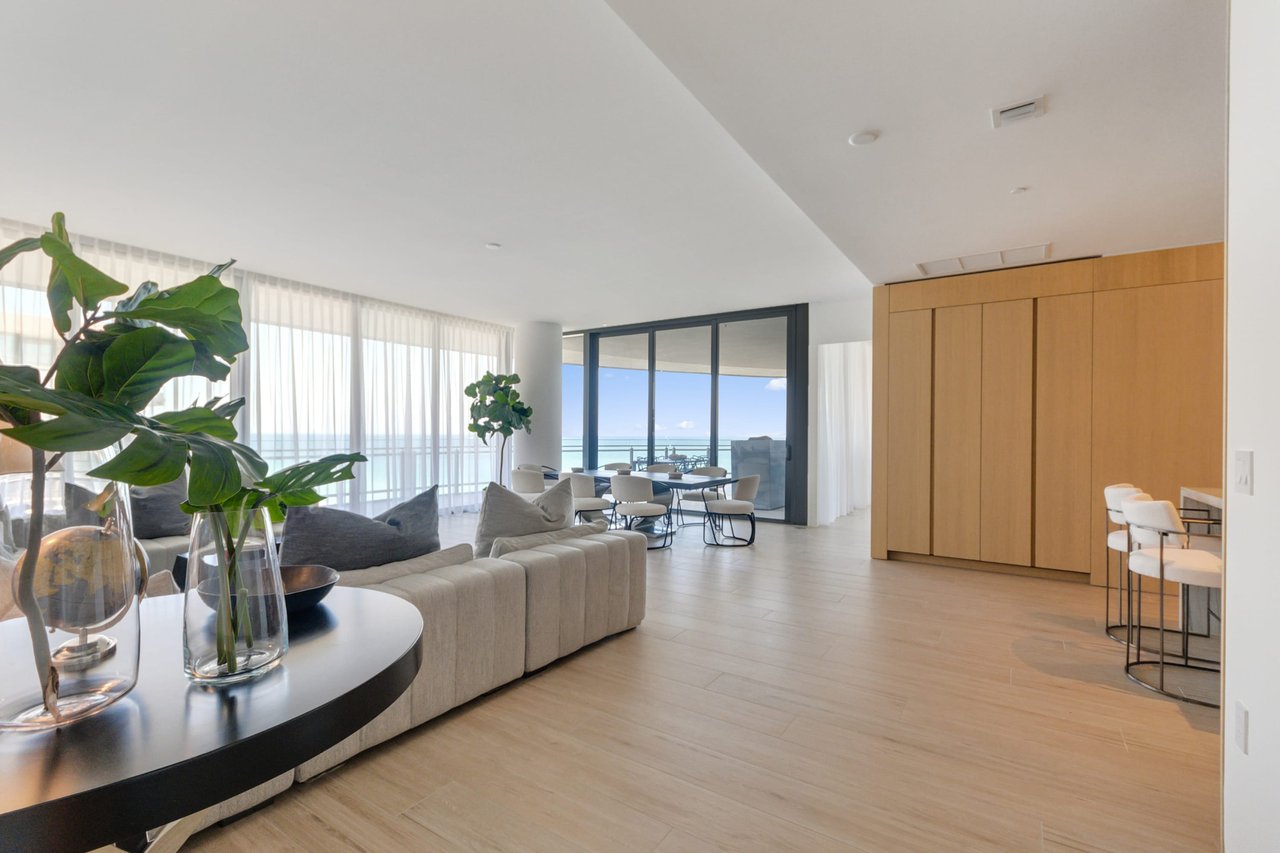 Eighty Seven Park Unit: 901
