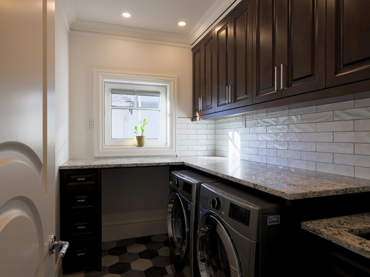 96 Denman Ct