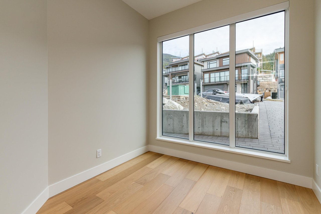 13-3385 Mamquam Rd
