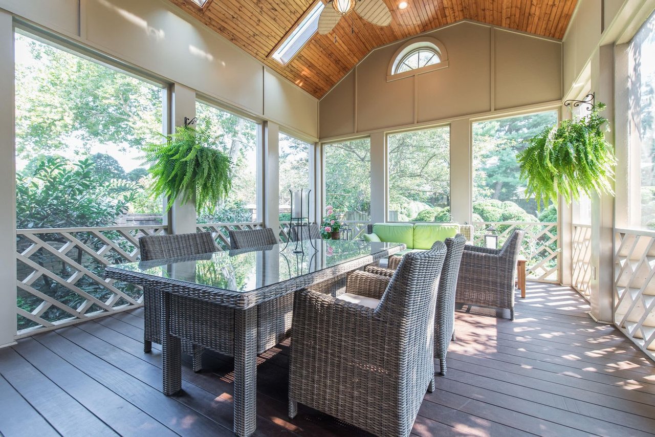 467 Woodlake Way