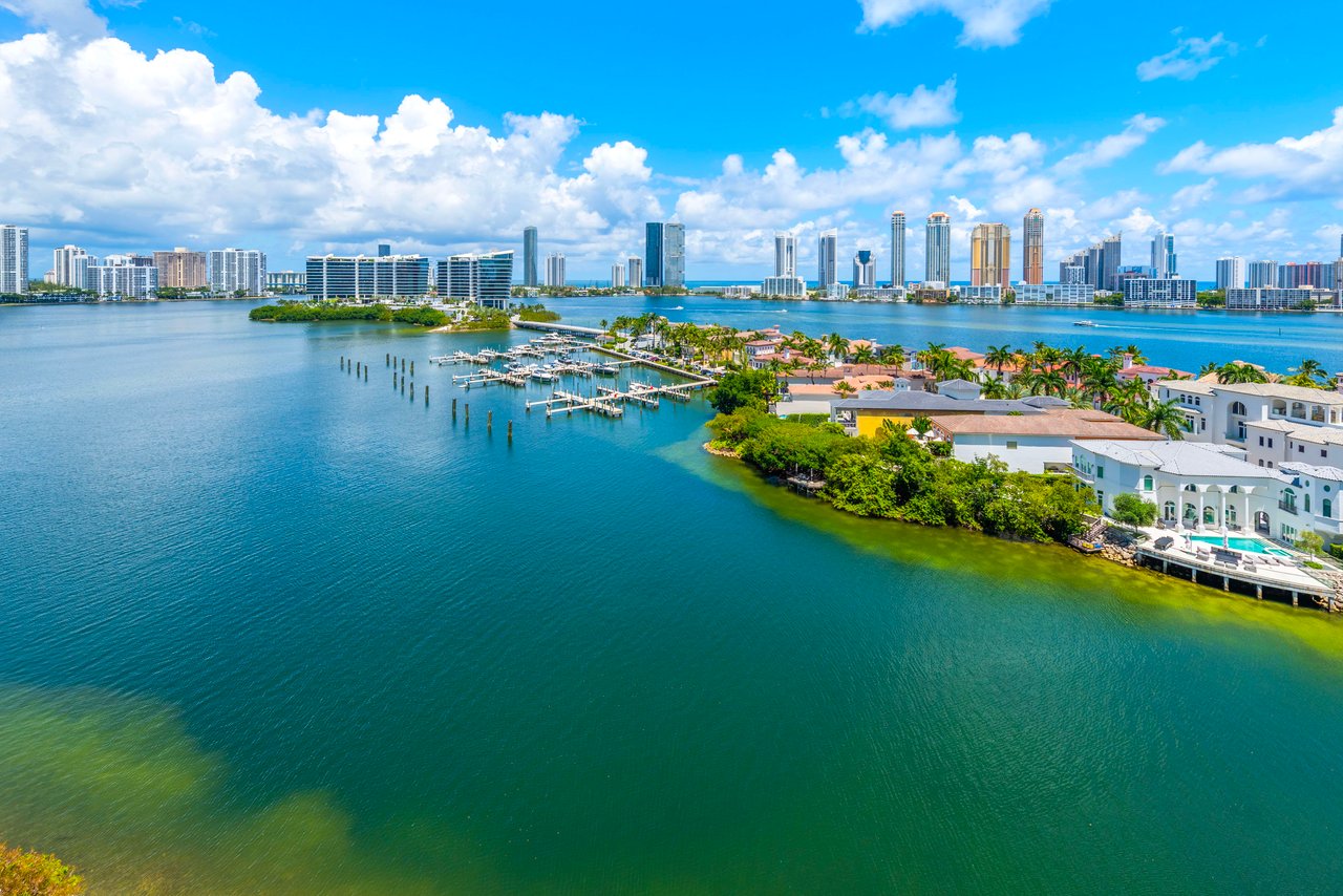 6000 Island Blvd # 1201