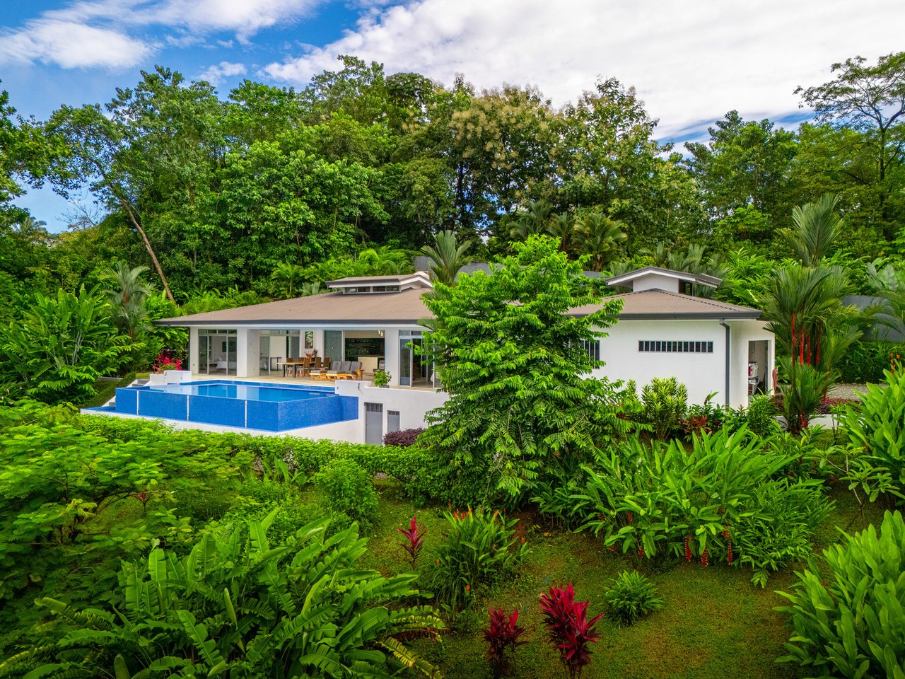 Modern Oceanview Infinity Pool Estate, Ojochal, Puntarenas