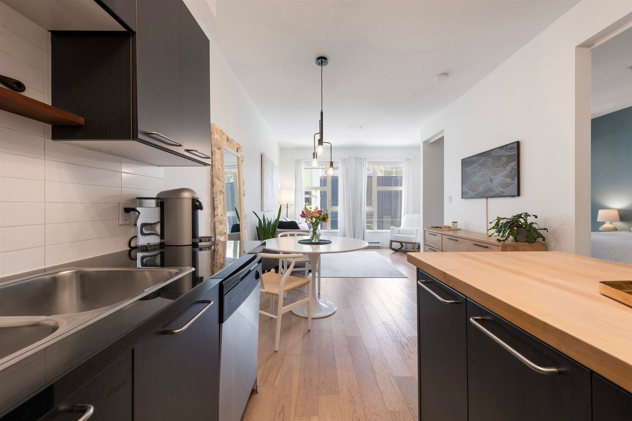 312-205 E 10th Ave