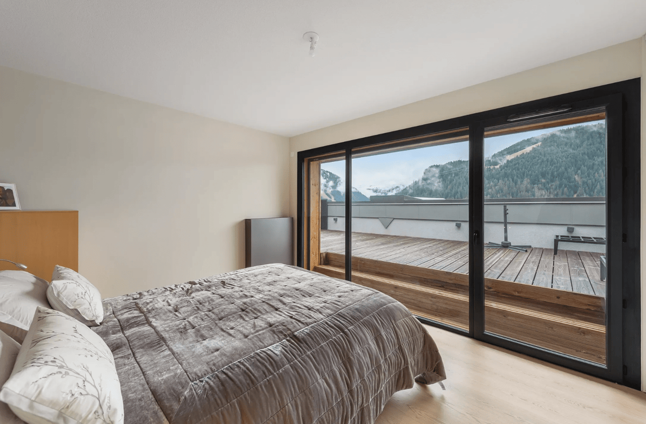 SUNNY CHATEL PENTHOUSE 