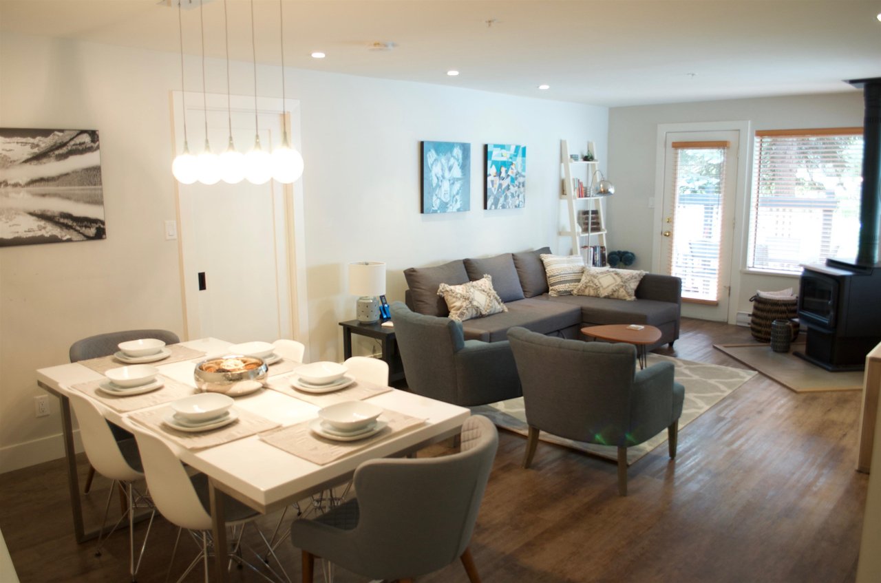 27-4637 Blackcomb Wy