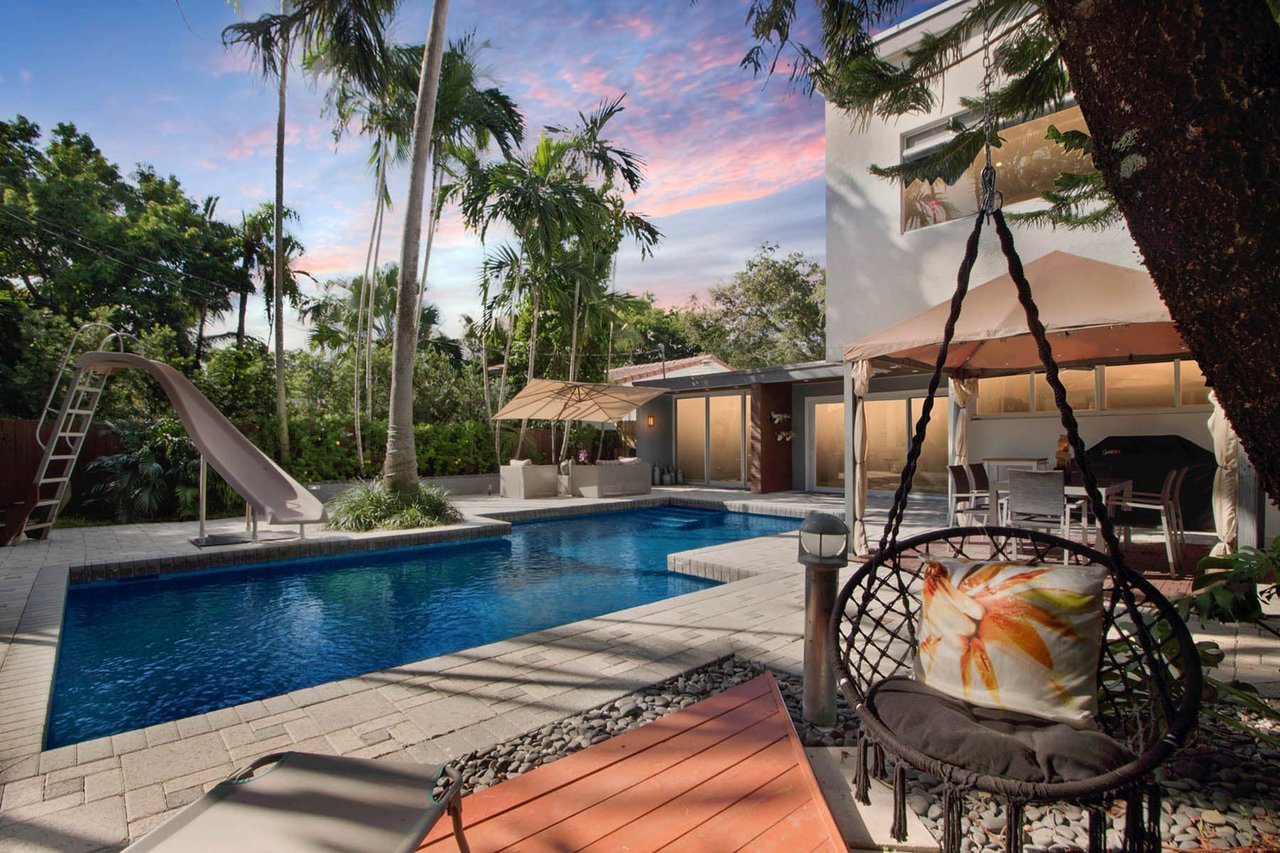 South Grove Modern Masterpiece