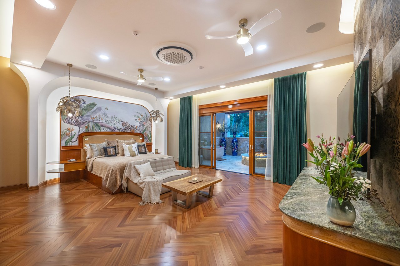 Luxury Estate with Panoramic Views, Santa Ana, San Jose