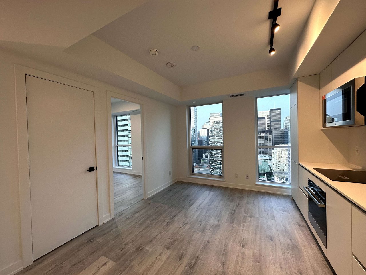 327 King St W, Unit 3601