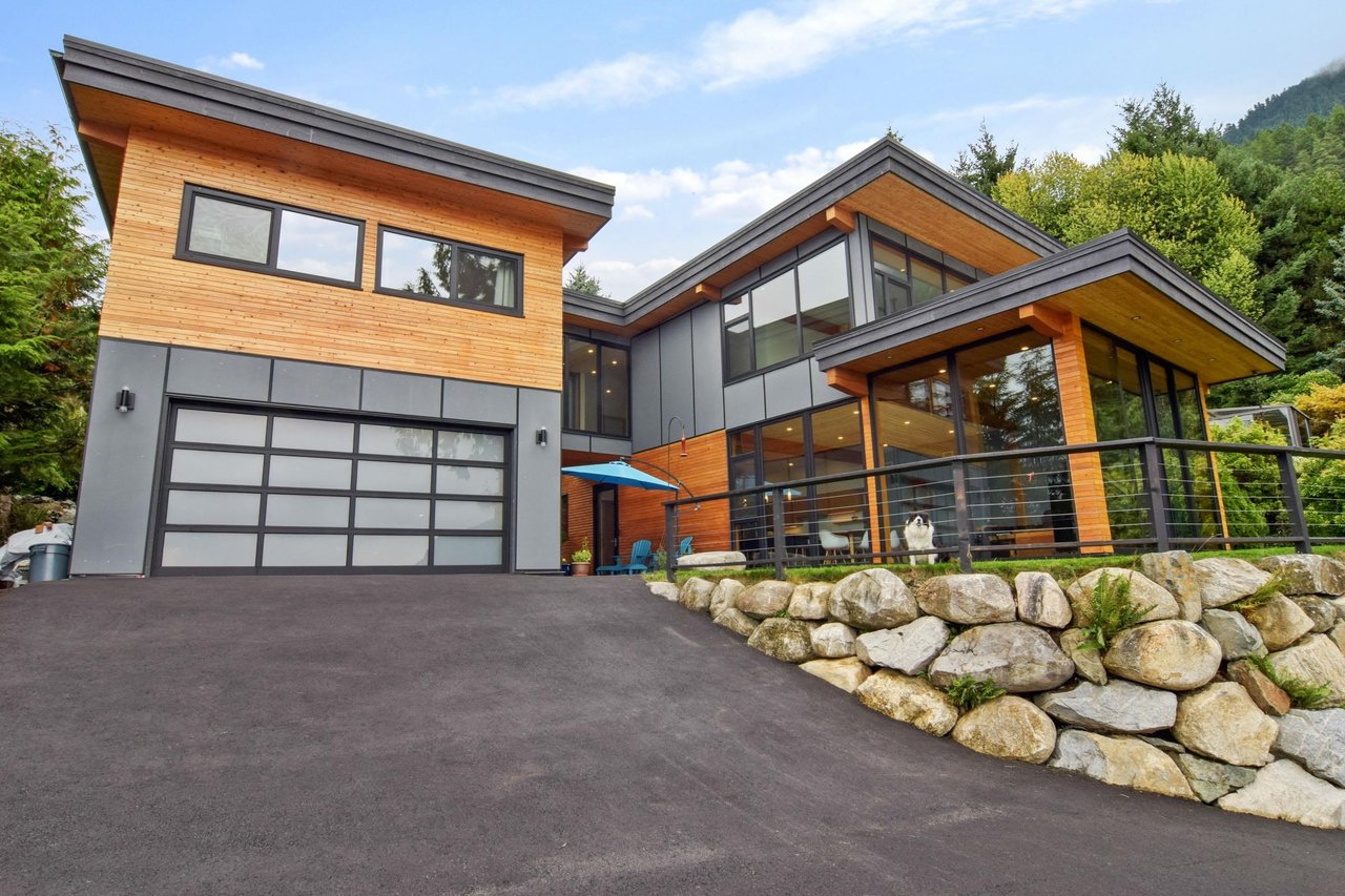 25 Sweetwater Pl