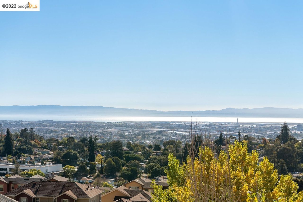 6439 Blue Rock Ct Oakland, CA, 94605