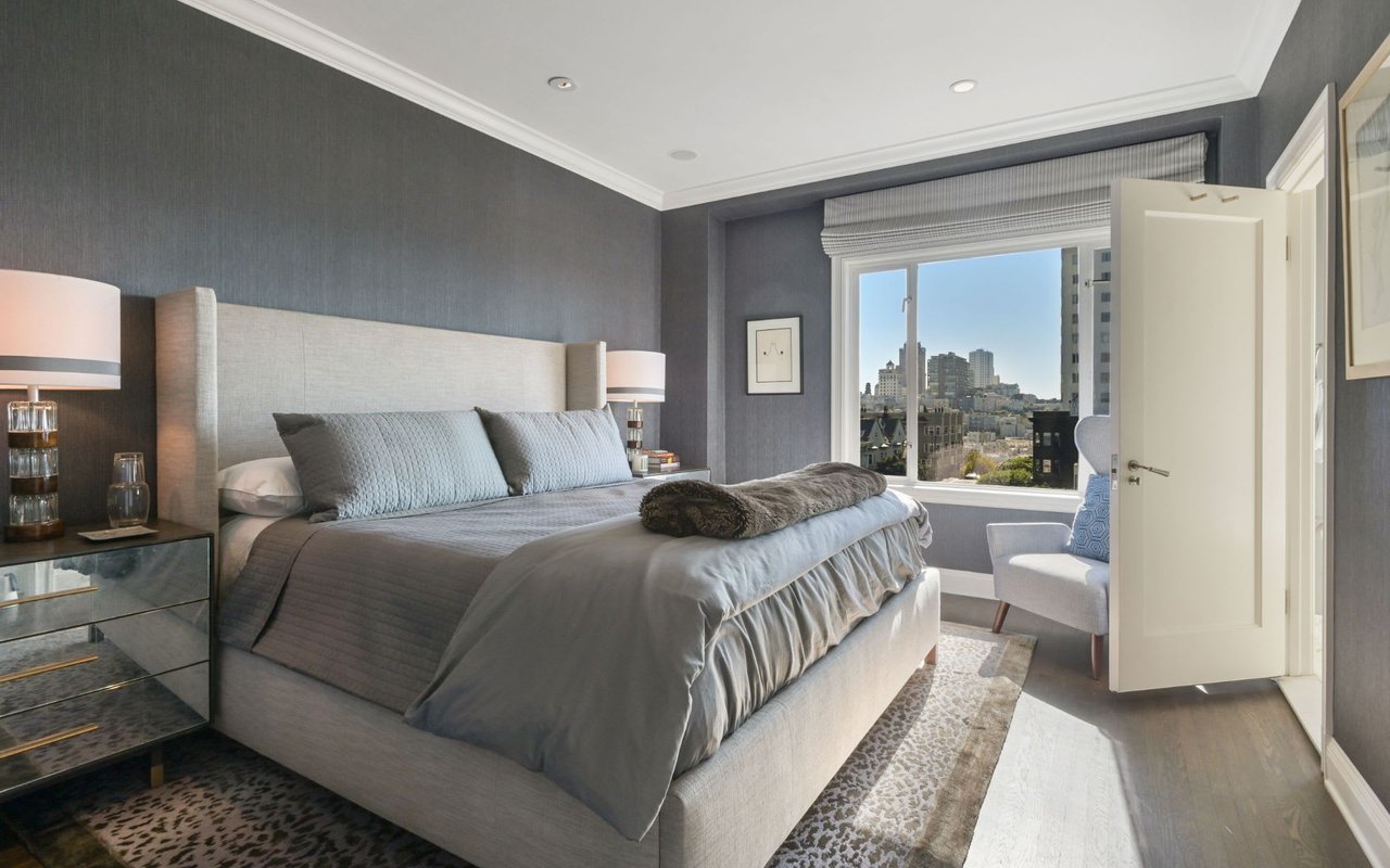  Prestigious Half Floor Apartment on Russian Hill